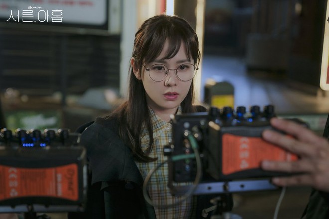 Sao Hàn có tuổi vẫn ham đóng vai 18, hai mươi tuổi: Song Hye Kyo thất bại - Song Joong Ki lạm dụng cà mặt, riêng cặp cuối đỉnh cả đôi - Ảnh 8.