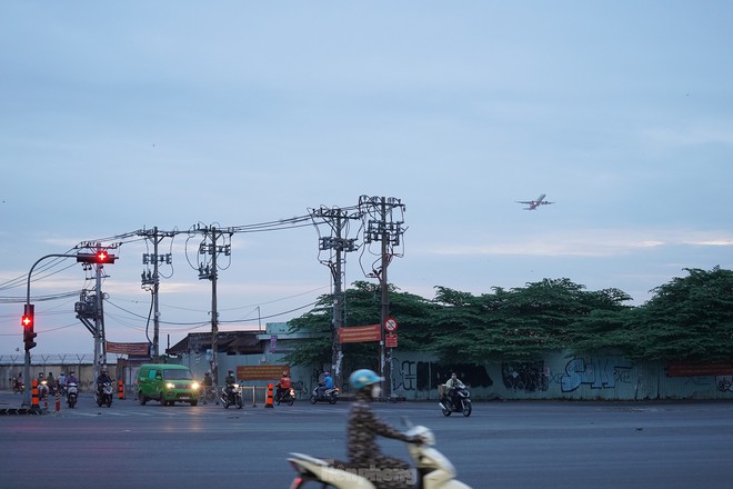 C&oacute; một TP.HCM rất kh&aacute;c trong s&aacute;ng đầu năm 2023 - Ảnh 2.