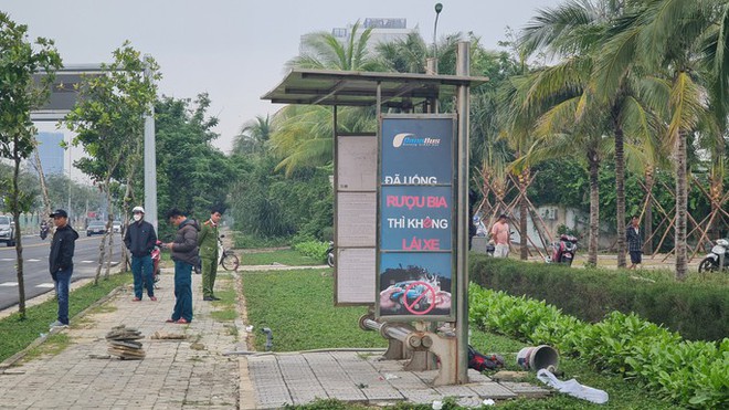 Đà Nẵng: Người đàn ông chết trong tư thế treo cổ ở trạm chờ xe buýt - Ảnh 2.