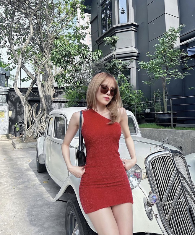Mỹ nhân Việt lên đồ rực rỡ đón Tết Dương lịch - Ảnh 1.