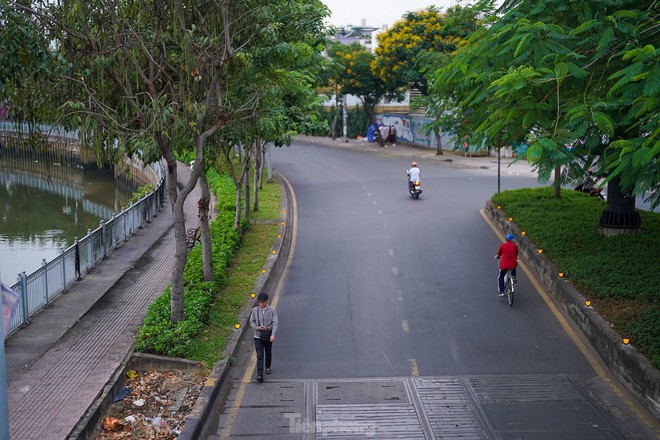C&oacute; một TP.HCM rất kh&aacute;c trong s&aacute;ng đầu năm 2023 - Ảnh 8.