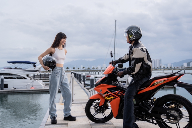 Mono bất ngờ tung MV tiếp nối Waiting For You, hẹn h&ograve; với một gương mặt th&acirc;n quen - Ảnh 2.