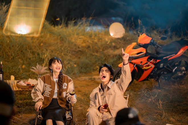Mono bất ngờ tung MV tiếp nối Waiting For You, hẹn h&ograve; với một gương mặt th&acirc;n quen - Ảnh 4.