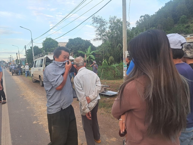 B&agrave;ng ho&agrave;ng ph&aacute;t hiện thi thể người đ&agrave;n &ocirc;ng ph&acirc;n huỷ nặng tr&ecirc;n đồi - Ảnh 1.