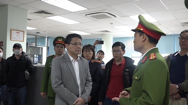 Loạt ảnh kh&aacute;m x&eacute;t, bắt l&atilde;nh đạo Cục Đăng kiểm Việt Nam - Ảnh 5.