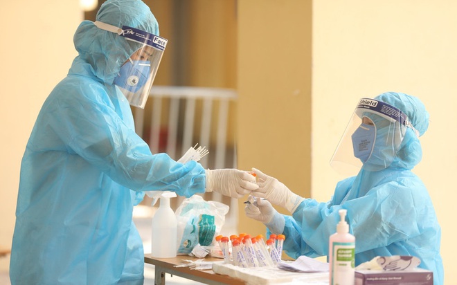 Ca mắc COVID-19 mới tăng, c&ograve;n 7 bệnh nh&acirc;n nặng đang điều trị - Ảnh 1.
