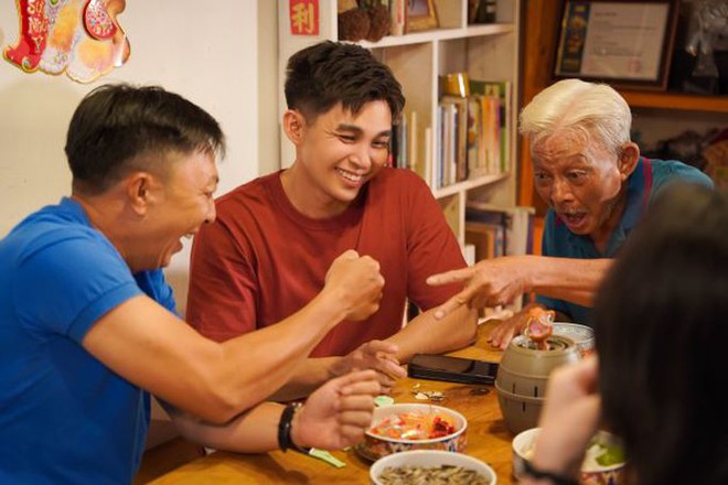 Đoạn kết ngọt ng&agrave;o cho chuyến du lịch c&ugrave;ng bố của Jun Phạm - Ảnh 2.