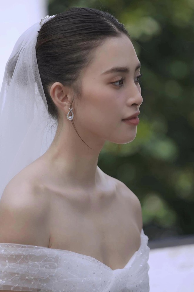 Tiểu Vy bỗng tuy&ecirc;n bố l&agrave;m c&ocirc; d&acirc;u c&ograve;n khoe visual nức nở: Xinh thế n&agrave;y bảo sao th&agrave;nh mỹ nh&acirc;n của năm! - Ảnh 5.