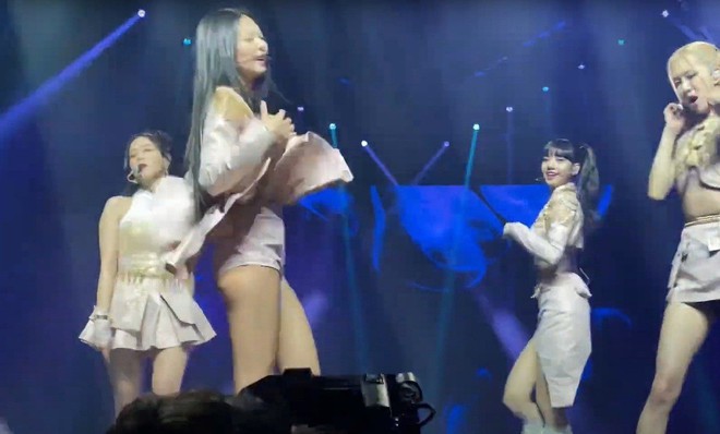 BLACKPINK gợi cảm hay khoe th&acirc;n qu&aacute; đ&agrave;? - Ảnh 6.