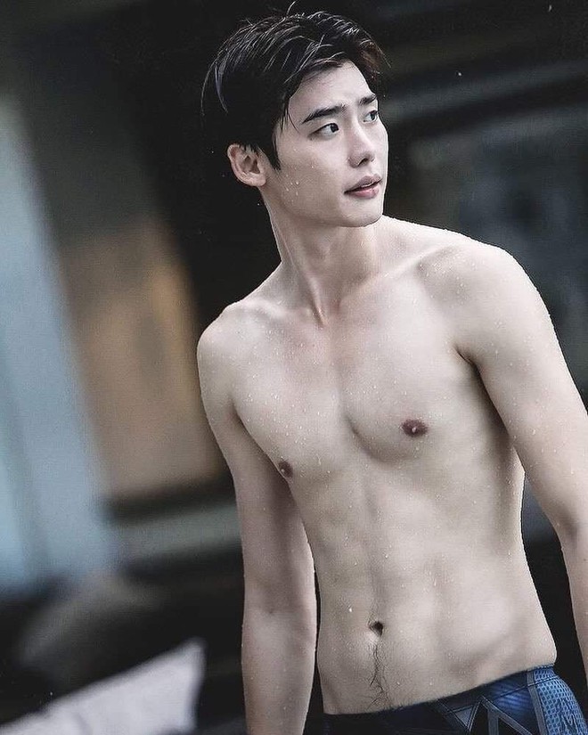 Hình mẫu lý tưởng của IU: Giống Lee Jong Suk nhưng sao cũng có nét tương đồng với bạn trai tin đồn Jungkook (BTS)? - Ảnh 5.