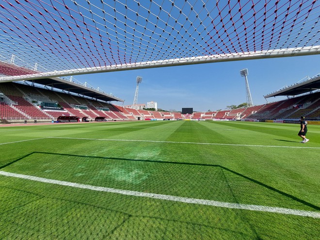 Cận cảnh SVĐ Thammasat: C&oacute; thật s&acirc;n của trận chung kết lượt về AFF Cup 2022 tốt hơn Mỹ Đ&igrave;nh? - Ảnh 7.