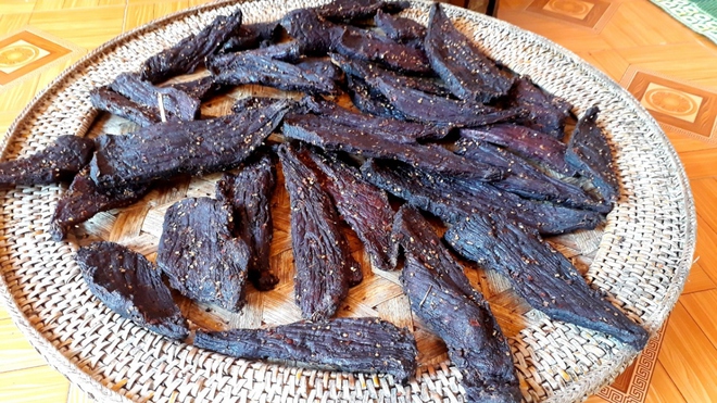 Đậm đ&agrave; m&oacute;n thịt g&aacute;c bếp của người Th&aacute;i T&acirc;y Bắc - Ảnh 2.