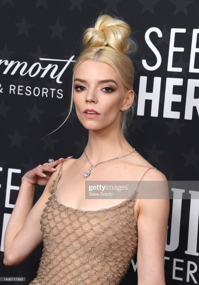 Thảm đỏ Critics Choice 2023: Tiên tử Elle Fanning - Anya Taylor tựa búp bê đọ sắc Park Eun Bin, tình màn ảnh Lee Min Ho hoá thảm họa - Ảnh 5.