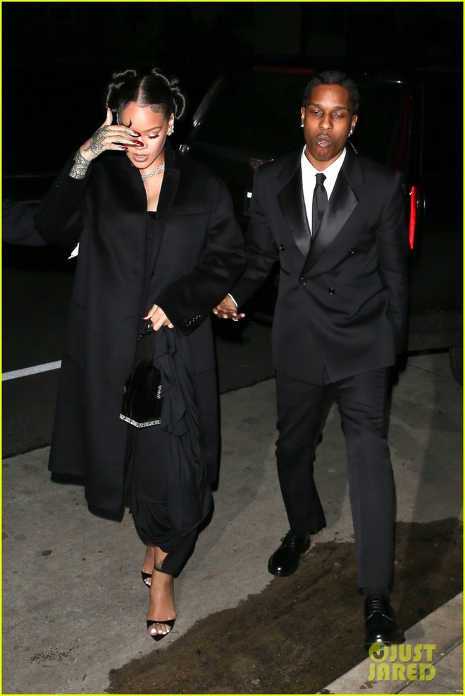 Rihanna và bạn trai rapper lên đồ tông xuyệt tông hẹn hò ăn tối lãng mạn - Ảnh 6.