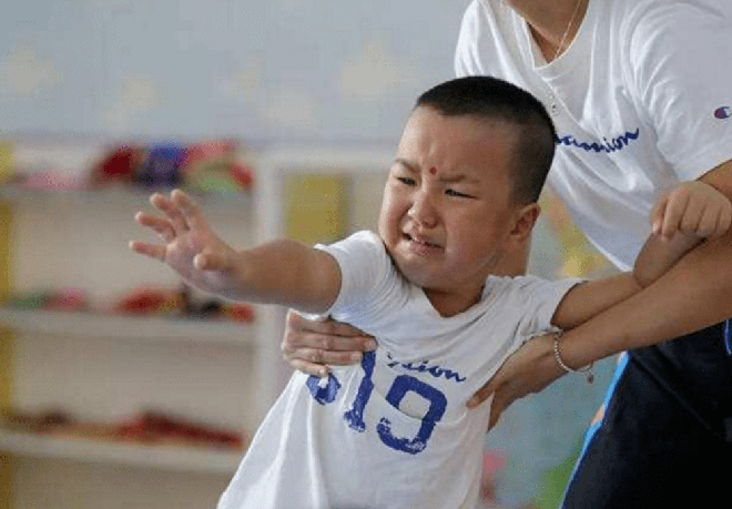 C&oacute; 6 c&aacute;ch gi&aacute;o dục m&agrave; cha mẹ n&ecirc;n nghi&ecirc;n cứu, &aacute;p dụng từ sớm: Cuộc đời con trở n&ecirc;n tươi s&aacute;ng, hạnh ph&uacute;c vi&ecirc;n m&atilde;n - Ảnh 1.