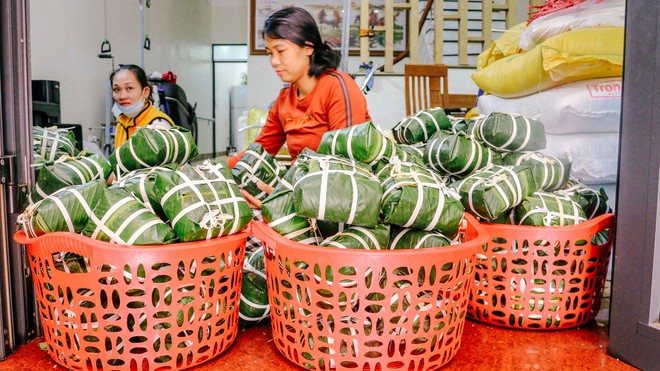 Làng bánh chưng Tranh Khúc tất bật vụ Tết, có gia đình truyền đời nhau qua 4 thế hệ - Ảnh 5.