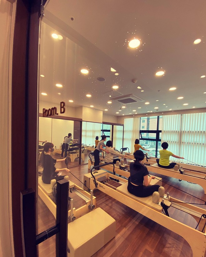 Loạt sao độ dáng nhờ pilates: 1 giờ học có giá cả triệu đồng - Ảnh 10.