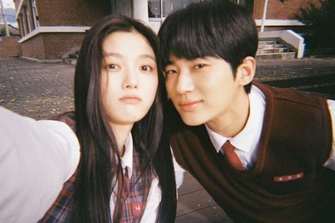 4 sao tuổi M&egrave;o đ&igrave;nh đ&aacute;m phim H&agrave;n: Lee Min Ho t&aacute;i xuất đầy hứa hẹn, Kim Yoo Jung cặp k&egrave; nam thần - Ảnh 4.