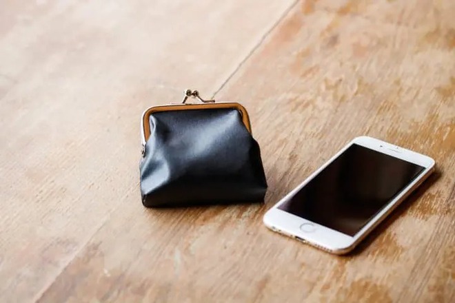 Những chi ph&iacute; ẩn đang l&agrave;m cạn kiệt tiền tiết kiệm của bạn - Ảnh 4.