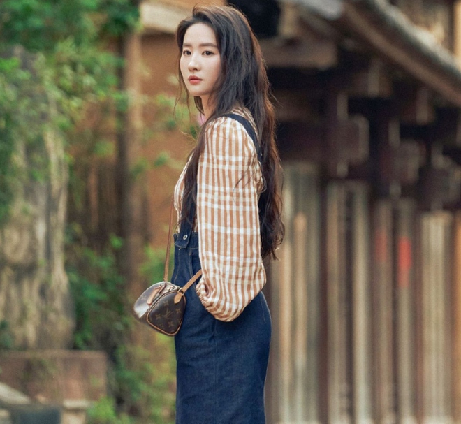 &ldquo;C&agrave;y phim&rdquo; xuy&ecirc;n Tết với Đi Đến Nơi C&oacute; Gi&oacute;, Tham Vọng Rực Lửa... - Ảnh 2.