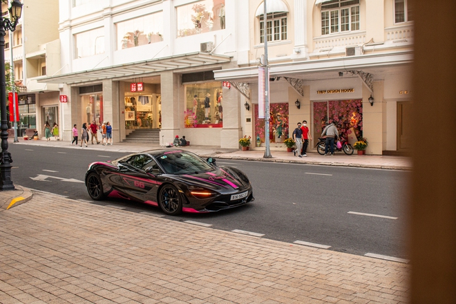 Porsche 918 Spyder và loạt siêu xe tại TP.HCM ra đường đón năm mới - Ảnh 16.