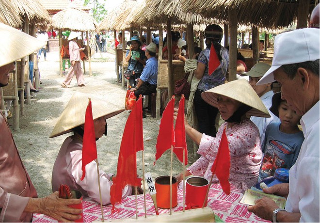 3 phiên chợ mở vào dịp đầu năm mới, người đi mua không cần mặc cả vẫn “hời to” - Ảnh 1.