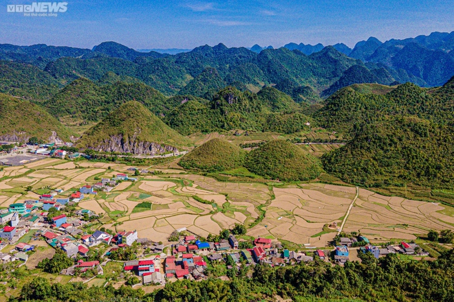 Đắm mình với vẻ đẹp hùng vĩ của những cung đường, sông núi Hà Giang - Ảnh 3.