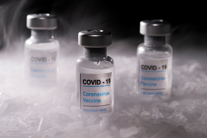 Vaccine mới cập nhật giúp giảm một nửa nguy cơ mắc bệnh do Covid-19 - Ảnh 1.