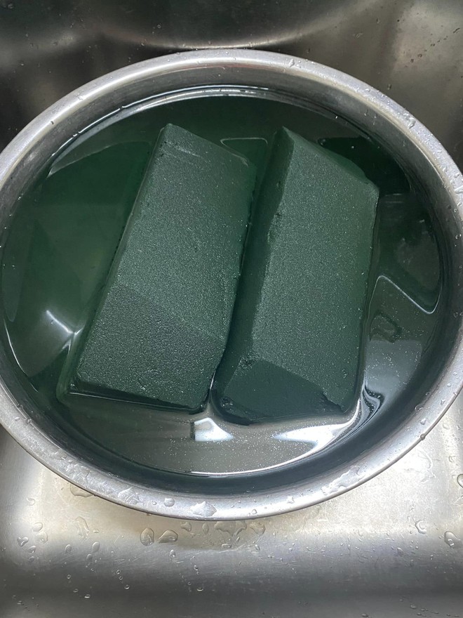 Mẹ ở Hải Phòng khoe cách cắm hoa lay ơn tỏa trăm bông ngày Tết - Ảnh 3.