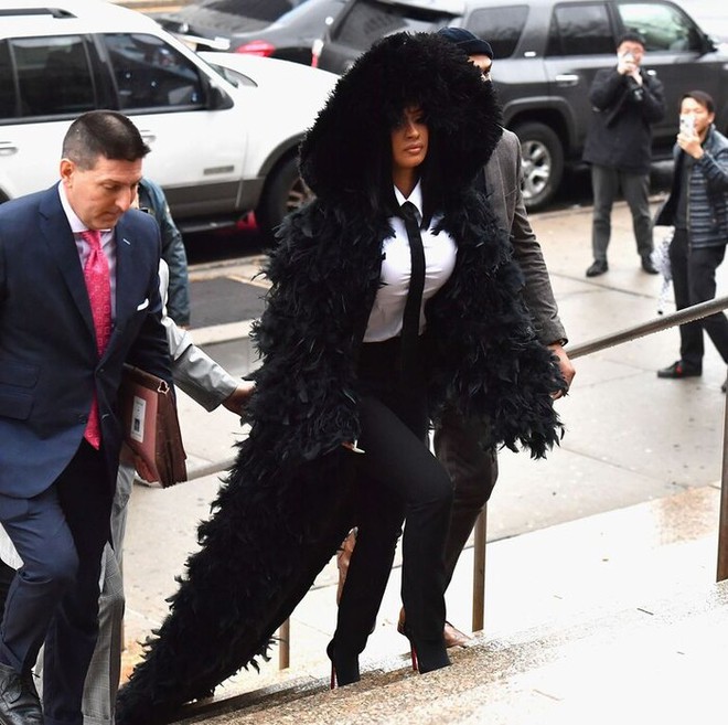 Không lồng lộn không phải Cardi B: Ra hầu tòa mà tưởng đâu đi dự Fashion Week! - Ảnh 8.