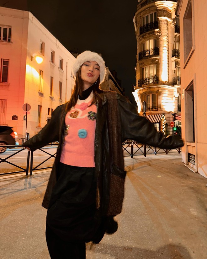 Kiểu mũ kh&ocirc;ng giống ai của Ch&acirc;u B&ugrave;i - Ảnh 5.