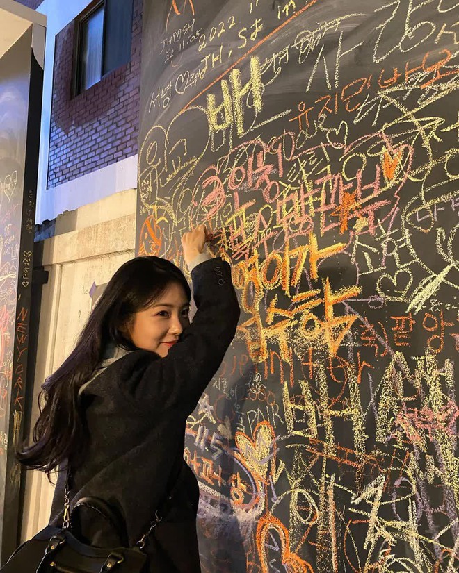 The Glory: &Aacute;c nữ g&acirc;y sốt lại l&agrave; nữ thần thanh xu&acirc;n, ngo&agrave;i đời vừa tươi tắn vừa đ&aacute;ng y&ecirc;u - Ảnh 11.