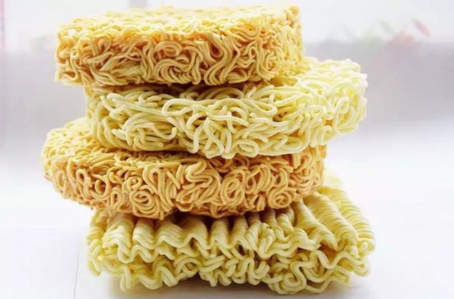 EU tiếp tục kiểm tra dư lượng thuốc bảo vệ thực vật với mỳ t&ocirc;m Việt Nam - Ảnh 1.