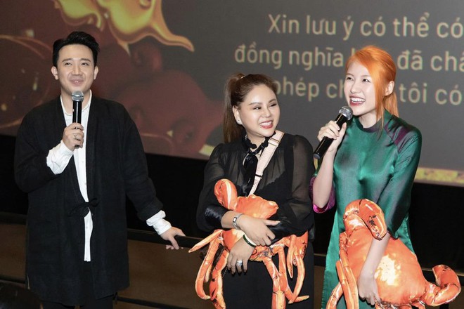 Bị chất vấn mời toàn người quen đóng Nhà Bà Nữ, Trấn Thành đáp trả: Cứ từ thiện ở đâu khi dòng họ mình khổ không ai giúp? - Ảnh 1.