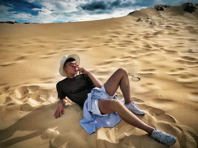 Trải nghiệm cảm giác lạc vào ‘sa mạc thu nhỏ’ với cồn cát xinh đẹp ở Quảng Bình - Ảnh 7.