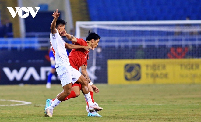 Dư âm ĐT Việt Nam 3-0 ĐT Myanmar: Giá trị của Văn Hậu và điểm trừ sân Mỹ Đình - Ảnh 2.