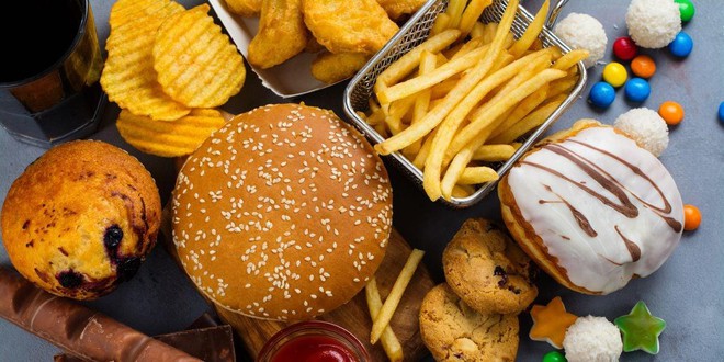 5 loại thực phẩm khắc tinh của n&atilde;o bộ, nạp nhiều khiến đầu &oacute;c &igrave; ạch, tiềm ẩn bệnh tật - Ảnh 5.