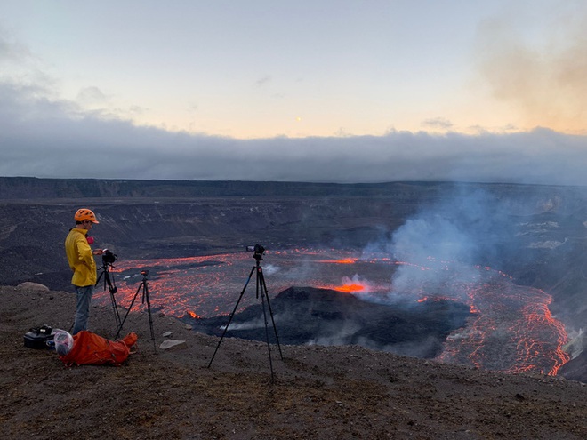 Núi lửa Kilauea ở Mỹ phun trào, lo khí độc phát tán - Ảnh 2.