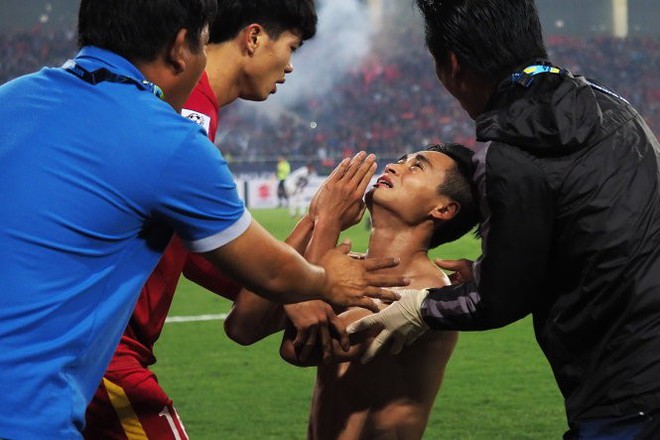 ĐT Việt Nam vs Indonesia: Sẽ là nụ cười bù đắp cho những giọt nước mắt ở AFF Cup 2016 - Ảnh 1.