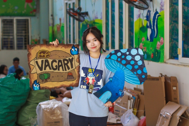 Hơn 2 tấn giấy, 47kg chai lọ, 12.000 bộ quần áo được thu gom trong một sự kiện do học sinh tổ chức - Ảnh 9. Hơn 2 tấn giấy, 47kg chai lọ, 12.000 bộ quần áo được thu gom trong một sự kiện do học sinh tổ chức - Ảnh 9.