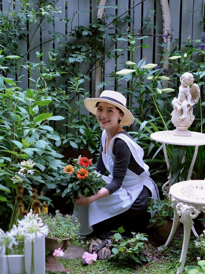 L&agrave;m vườn kiểu Ph&aacute;p để sống như trong cổ t&iacute;ch được h&agrave;ng chục ngh&igrave;n người h&acirc;m mộ - Ảnh 2.