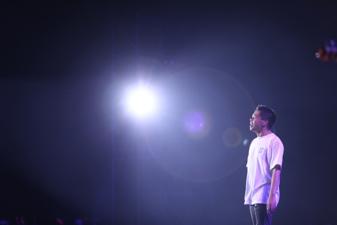 Vinh Khuất thể hiện sáng tác mới dành riêng cho HAY Fest, Suboi và Chillies cháy hết mình cùng khán giả Hà Nội! - Ảnh 2.