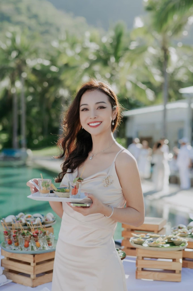 Hoa hậu đông con bậc nhất showbiz Việt: U40 nhan sắc vẫn khiến chồng đại gia say đắm, muốn sinh thật nhiều con - Ảnh 4.