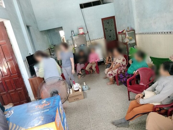 Quảng Ng&atilde;i: Nữ qu&aacute;i lừa b&aacute;n sữa lậu cho h&agrave;ng chục người gi&agrave; - Ảnh 1.