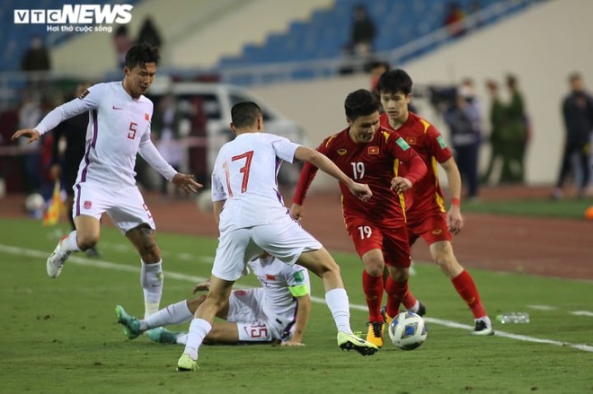 Nhận định b&oacute;ng đ&aacute; Trung Quốc vs Việt Nam: Thử th&aacute;ch kh&oacute; cho HLV Troussier - Ảnh 1.
