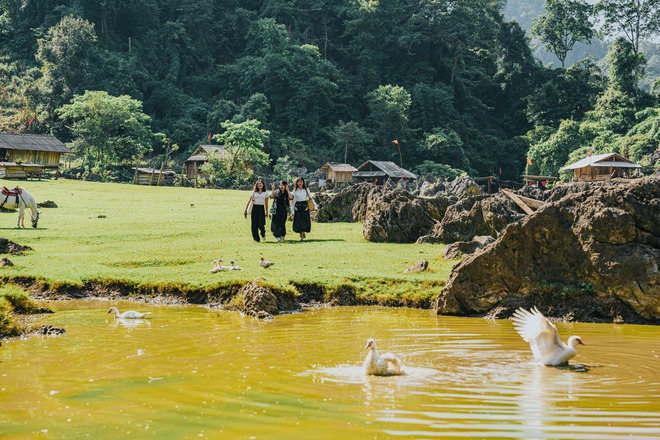 Sống chậm ở l&agrave;ng nguy&ecirc;n thủy Hang T&aacute;u, Mộc Ch&acirc;u - Ảnh 8.