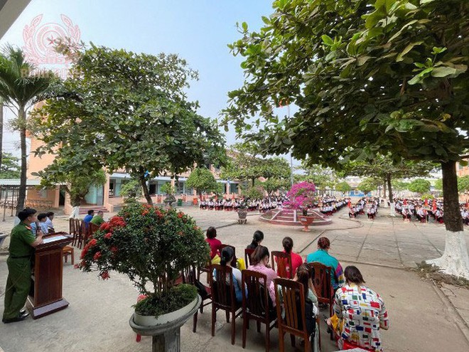 Giật m&igrave;nh với thuốc l&aacute; điện tử - Ảnh 2.