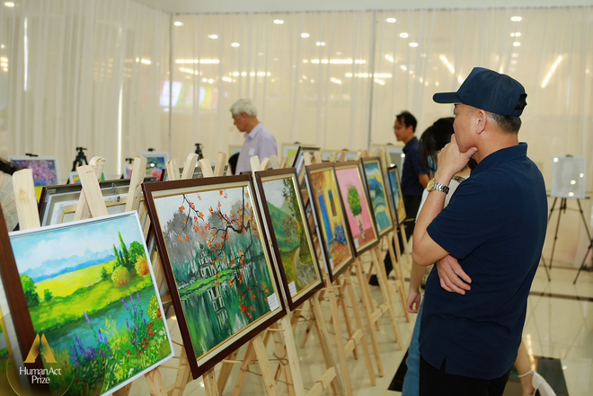 Diễn viên Lương Giang: Hơn 4 năm dạy vẽ cho trẻ tự kỷ, từ chối tài trợ vì sợ bị trục lợi và mơ ước về Câu lạc bộ họa sĩ tự kỷ - Ảnh 7.