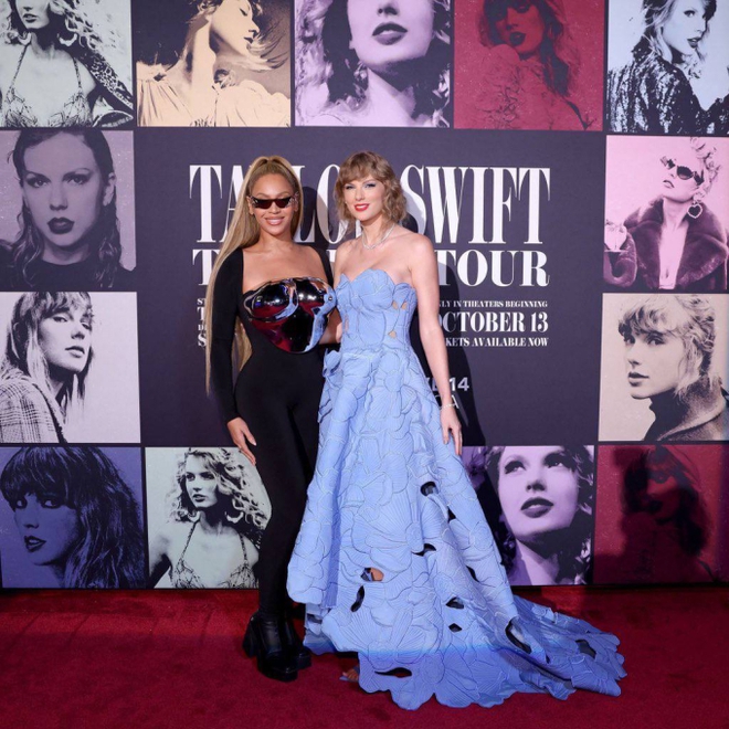 Ảnh hot nhất hôm nay: Taylor Swift và Beyoncé thân thiết tại họp báo ra mắt phim The Eras Tour, bất chấp 2 fandom chiến nhau dữ dội! - Ảnh 1.
