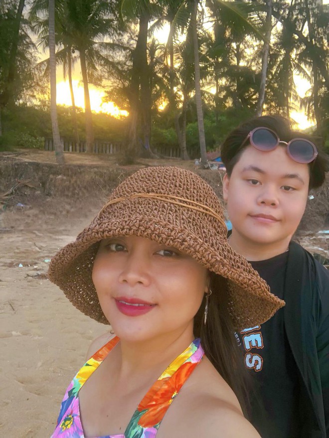 38 tuổi dọn ra biển sống, kh&ocirc;ng nh&agrave; - kh&ocirc;ng người th&acirc;n nhưng chấm dứt chuỗi ng&agrave;y ngột ngạt - Ảnh 1.
